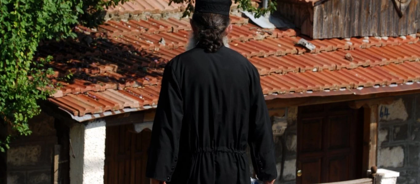 Λάρισα: 52χρονος ιερέας από την Κύπρο «πολιορκούσε» 14χρονη - Της έστειλε φωτογραφίες με σεξουαλικό περιεχόμενο